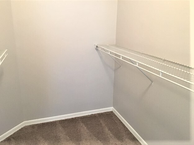 Building Photo - 805 Topaz Dr