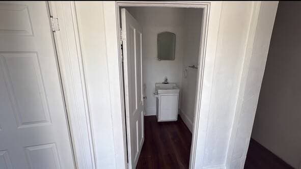 Building Photo - 622 N Beach St