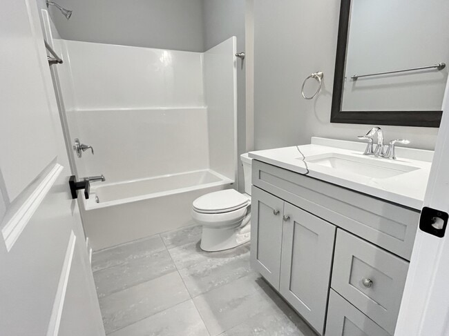 Building Photo - 517 Cobblestone Cir