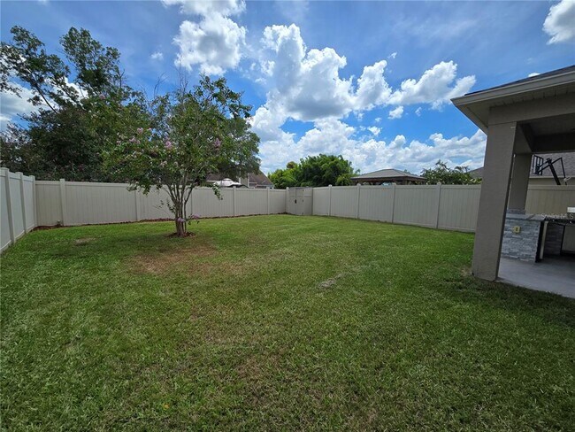 Building Photo - 2460 Avian Loop