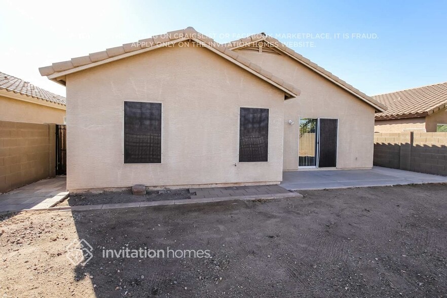 Building Photo - 9049 N 115th Dr