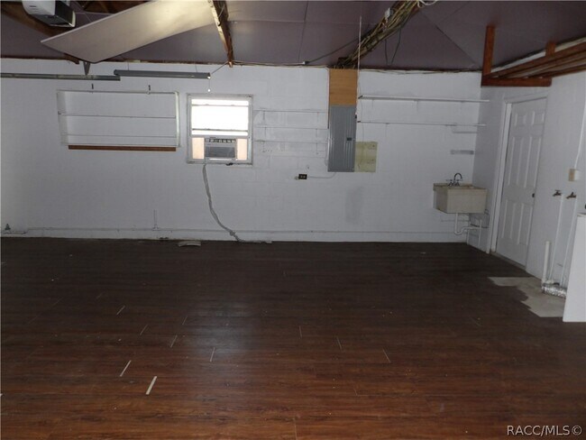 Building Photo - 2804 Madison St W