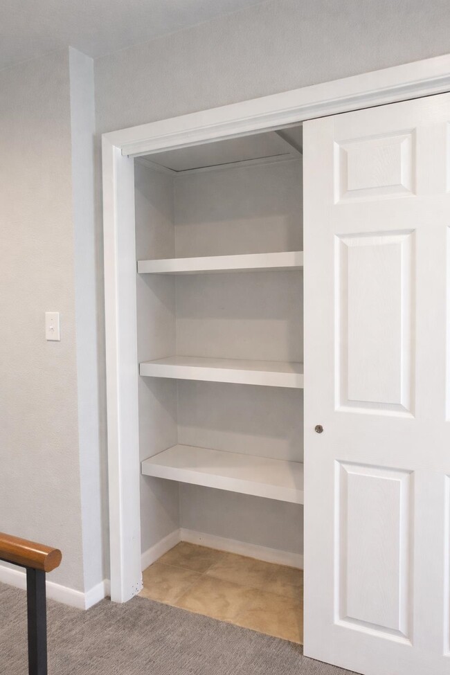 Building Photo - 105 Star