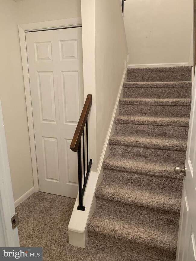 Building Photo - 15524 Royal Crescent Ct