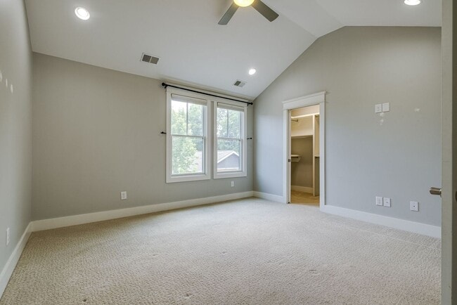 Building Photo - Beautiful build in Cleveland Park (Downtown Nashville)