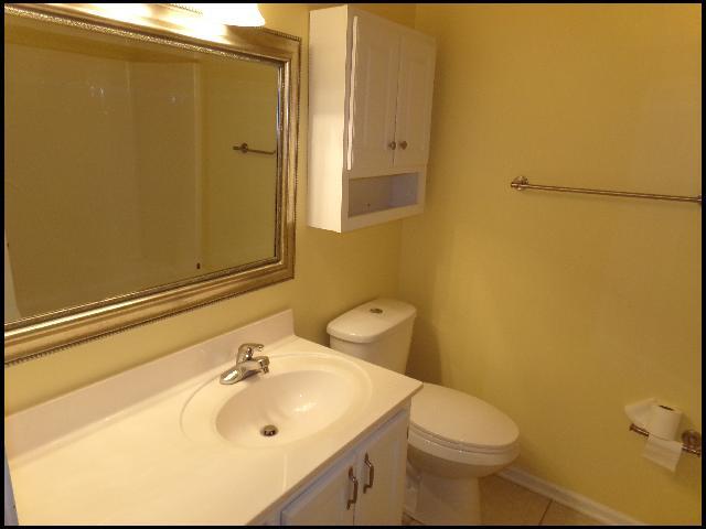 Building Photo - 1009 Foxwood Dr