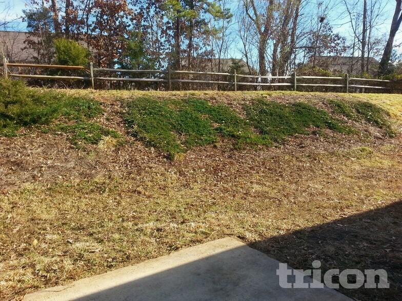 Building Photo - 4422 Little Moser Ln