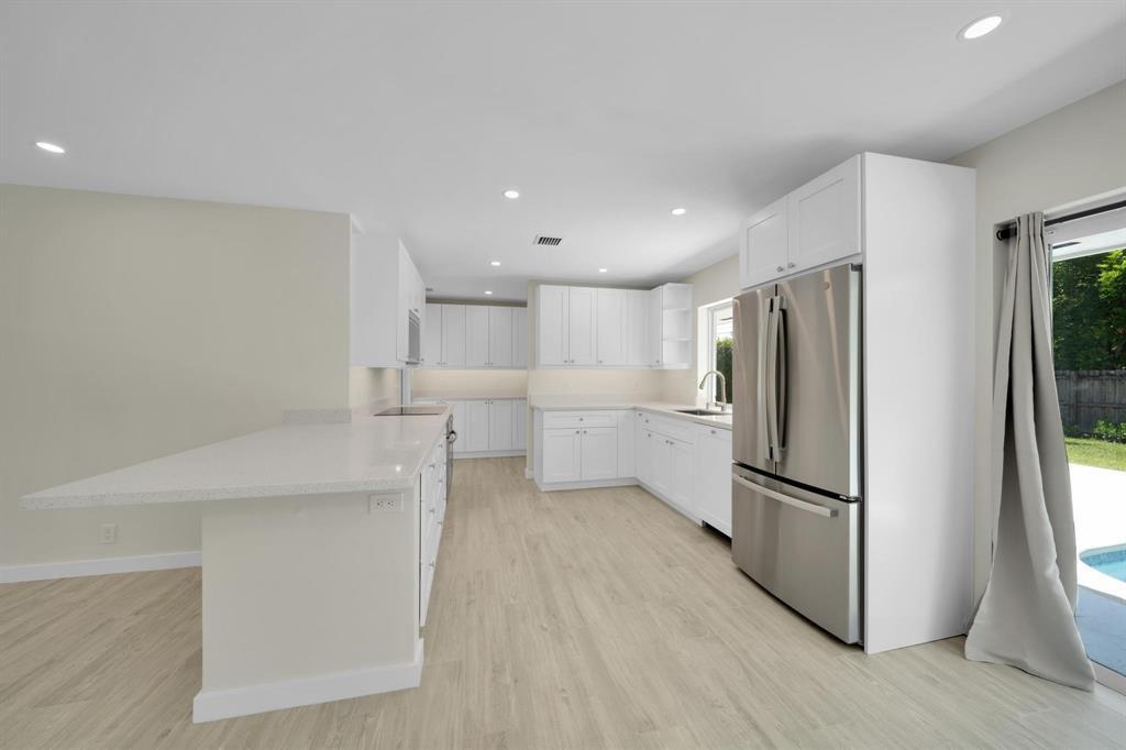 Building Photo - 2051 NE 60th St