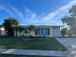 Building Photo - ** Annual ** 2 Bed / 1 Bath Single Family Home ** Conveniently Located ** $1,350