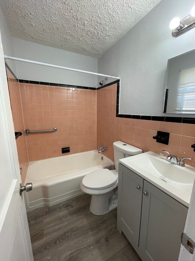 Building Photo - Newly Renovated 2 Bedroom/1 Bathroom Home with Driveway and Double Lot!