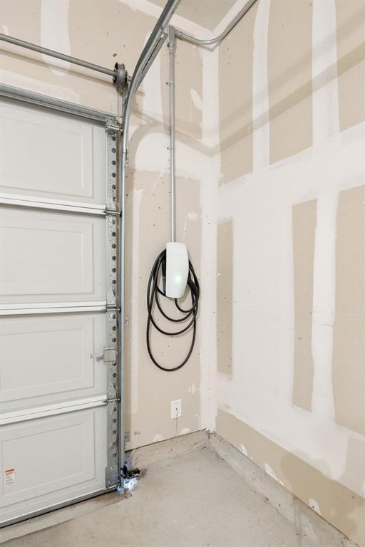 Building Photo - 10402 Abana Way