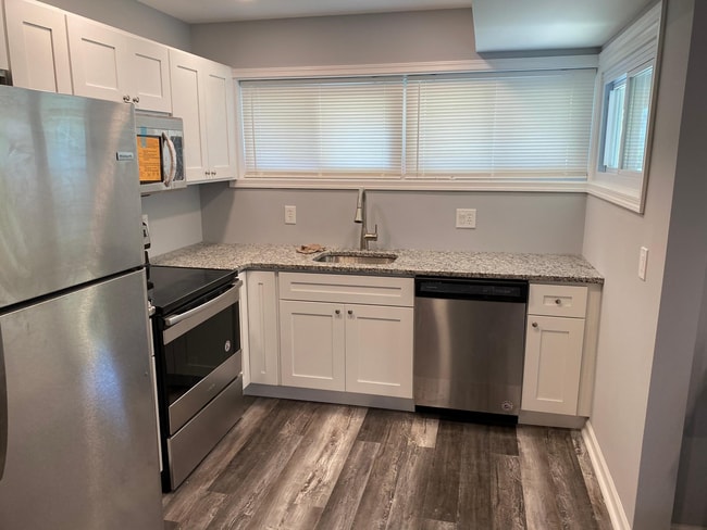 Building Photo - Beautiful fully renovated 4 beds 2 bath House in Levittown PA  avail 11/1/2024