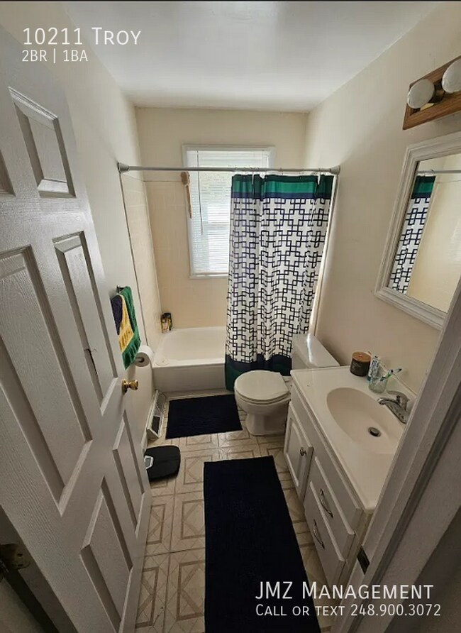 Building Photo - 10211 Troy-