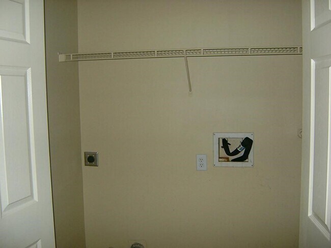 Building Photo - 19754 Cozy Cabbin Dr