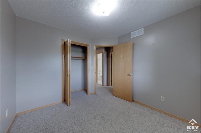 Building Photo - 11316 W Westport St