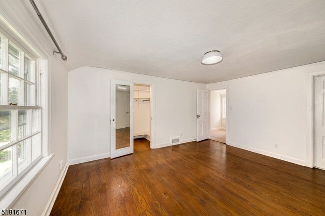 Building Photo - 1 Gapview Rd