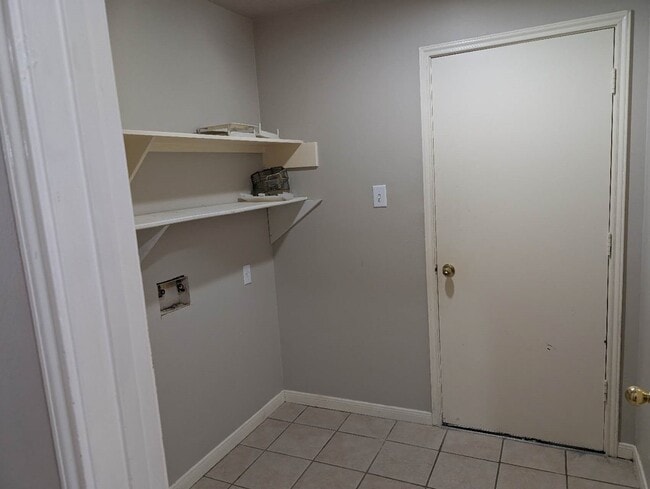 Building Photo - 3123 Bay Creek Dr