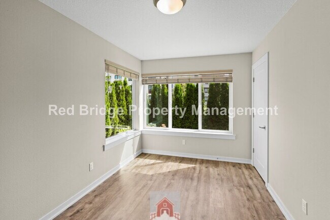 Building Photo - 17325 SW Goldcrest Ln
