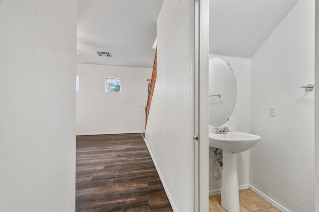 Building Photo - 35108 N 31st Ave