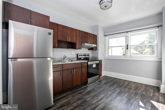 Building Photo - 20 E Merchant St