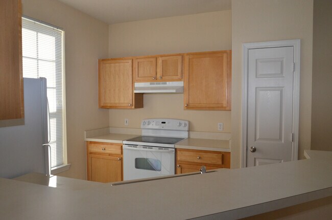 Building Photo - 9037 Lee Vista Blvd