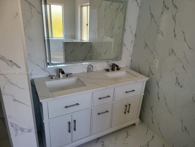 Building Photo - 15843 SW 139th St