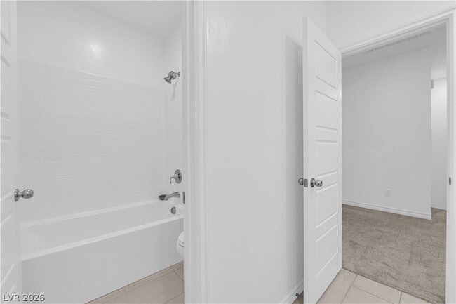Building Photo - 600 N Carriage Hill Dr