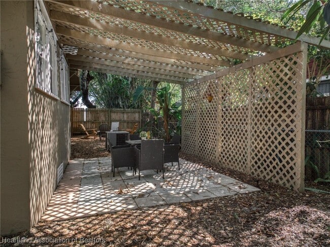 Building Photo - 412 Rose Ave