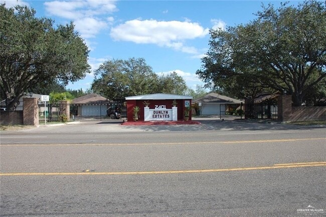 Building Photo - 16 South Dr