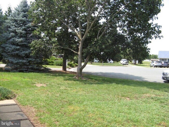 Building Photo - 104 Covington Ln