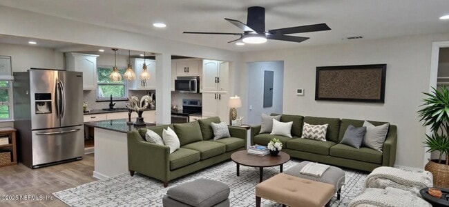 Building Photo - 5813 Tampico Rd