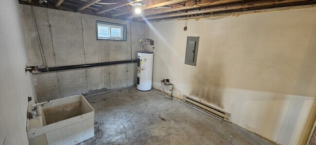 Building Photo - "Charming 3-Bed Duplex with Cozy Fireplace...