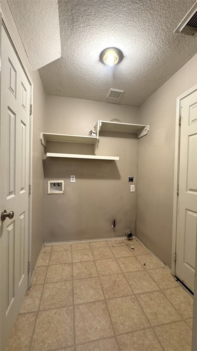 Building Photo - 4835 Windy Bluff Ct