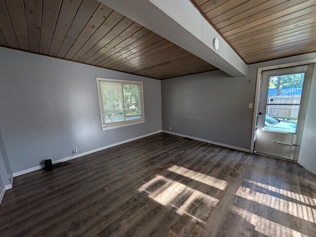 Building Photo - 56445 Eastlea Dr