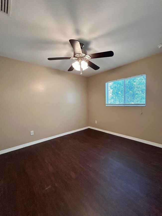 Building Photo - Charming 3BR/2BA Lehigh Acres Duplex with 1-Car Garage | Lawn Care & Salt Service Included