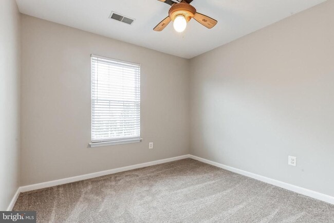 Building Photo - 2602 Streamview Dr