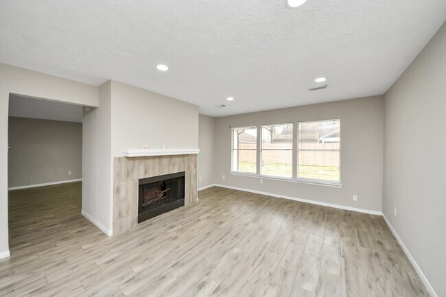 Building Photo - 4915 Pecan Grove Dr