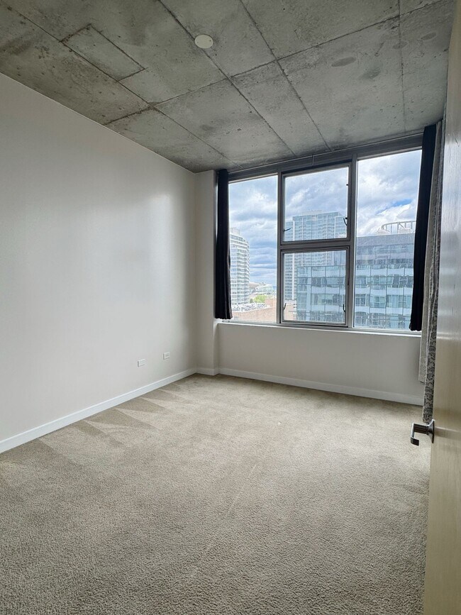 Building Photo - 1720 S Michigan Ave