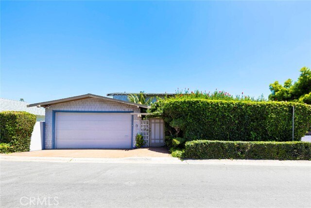 Building Photo - 1051 Marine Dr