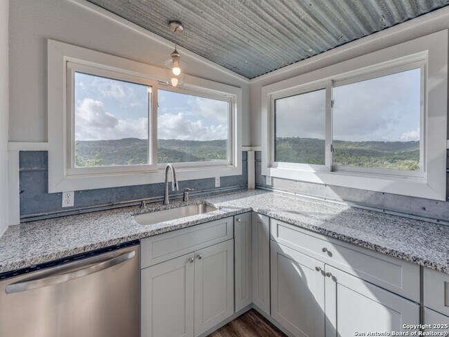 Building Photo - 238 Ledgeview Dr