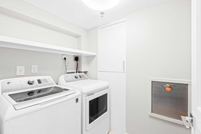 Building Photo - 400 N Flagler Dr