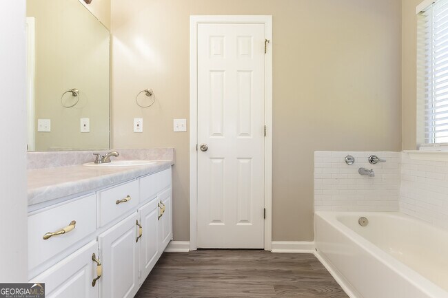 Building Photo - 45 Belmont Cove