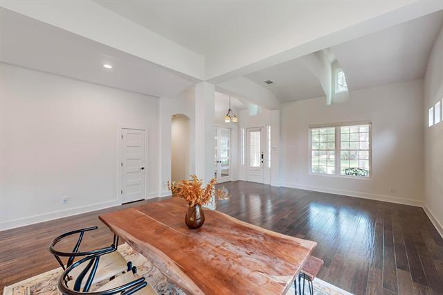 Building Photo - 9964 Madrone Dr