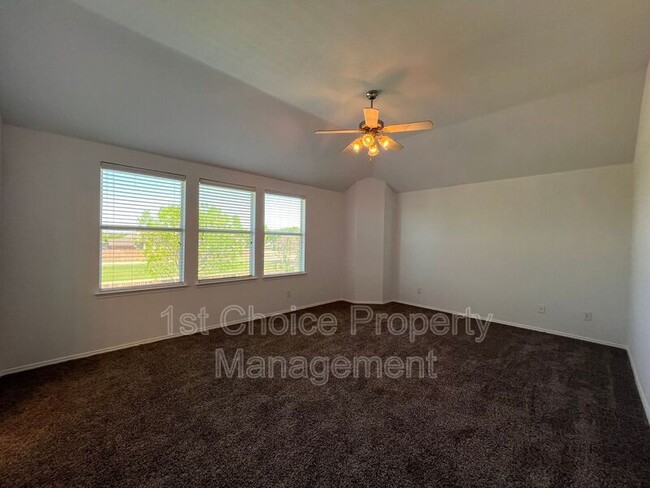 Building Photo - 9221 Comanche Ridge Dr
