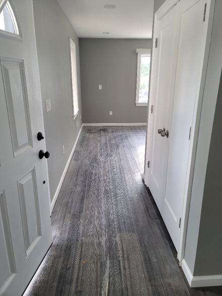 Building Photo - 225 Lakeside Ave