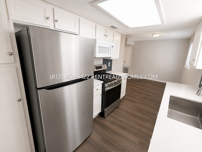 Building Photo - 903 Progreso Dr