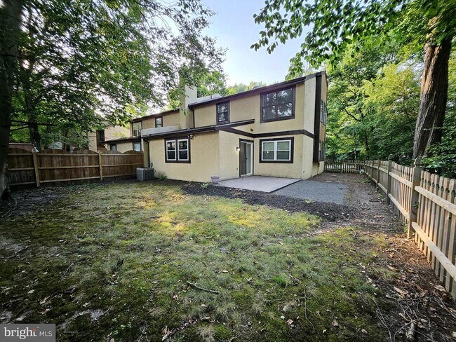 Building Photo - 2 Goshawk Ct