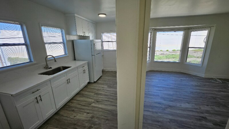 Building Photo - 3011 Carmona Ave