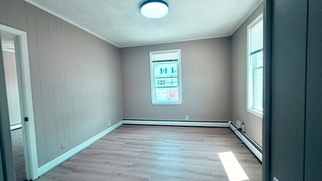 Building Photo - 1303 Cranston St