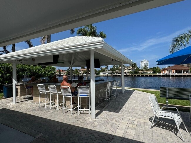 Building Photo - 6219 Bay Club Dr